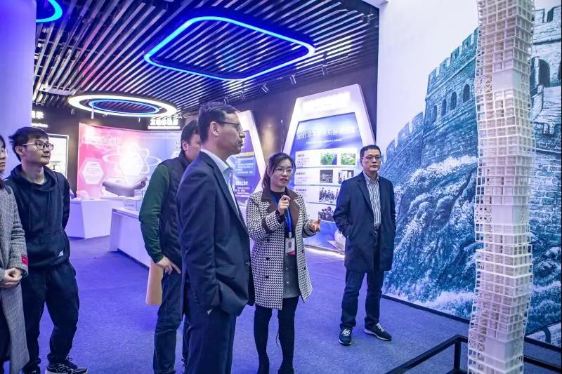 航母艦載機J-15項目總負責人苗玉華蒞臨江西金石三維智能制造科技有限公司指導工作 航母艦載機J-15項目總負責人苗玉華蒞臨江西金石三維智能制造科技有限公司指導工作