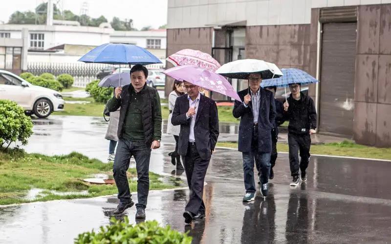 航母艦載機J-15項目總負責人苗玉華蒞臨江西金石三維智能制造科技有限公司指導工作 航母艦載機J-15項目總負責人苗玉華蒞臨江西金石三維智能制造科技有限公司指導工作