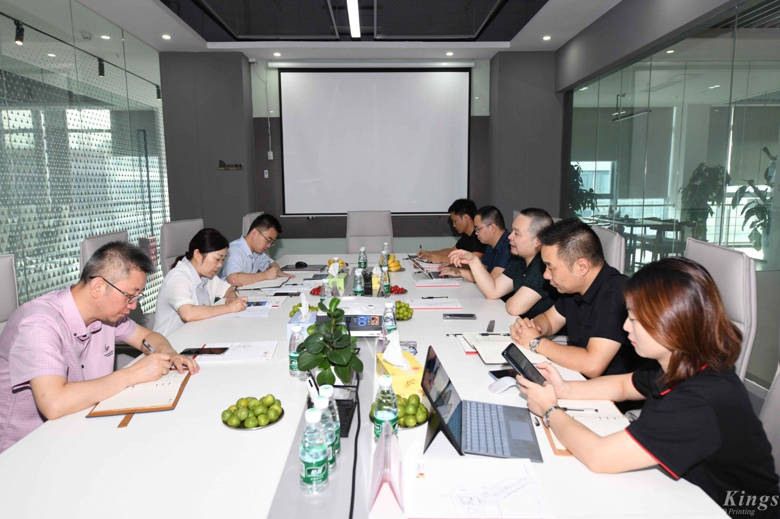 平湖市經(jīng)濟(jì)技術(shù)開發(fā)區(qū)管委會(huì)常務(wù)主任沈葉娟一行領(lǐng)導(dǎo)蒞臨金石三維指導(dǎo)工作